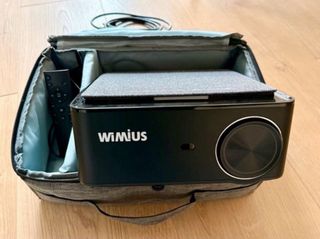 Proyector WIMIUS con mando y maletín
