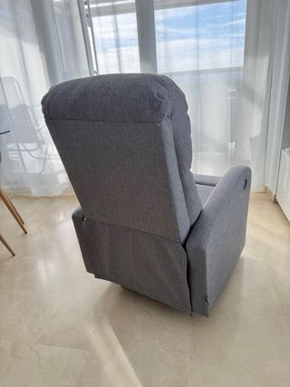 Butaca relax gris tela como nueva