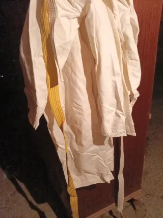 Kimono Karate Talla 5 + Cinturón Amarillo