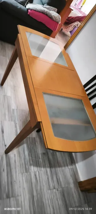 Mesa de comedor madera y cristal