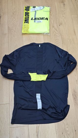 Pantaloncini Puma e Macron