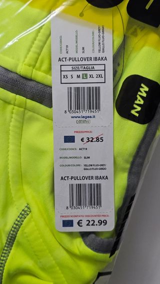 Pantaloncini Puma e Macron