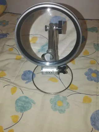 Lupa grande con soporte y luz