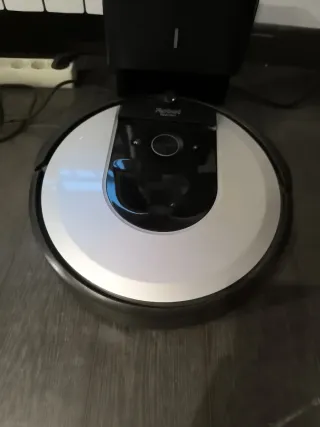 iRobot Roomba i8+
