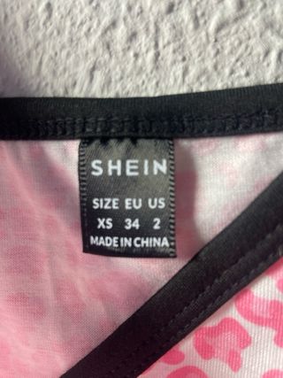 Top corto estampado leopardo rosa