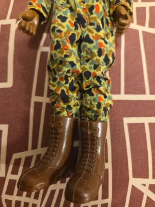 Geyperman traje camuflaje y botas