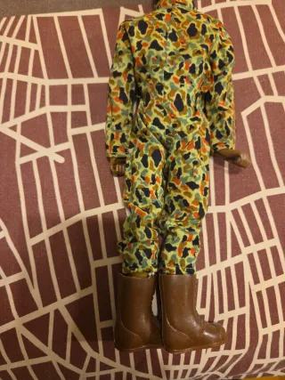 Geyperman traje camuflaje y botas