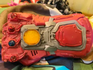 Guantelete Thanos con Luz y Sonido