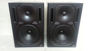 Monitores Behringer B2030P + Etapa Samson