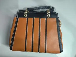 Bolso marrón y negro