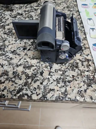 Videocámara Panasonic con Adaptador AC