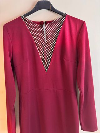 Vestido fiesta burdeos con pedrería