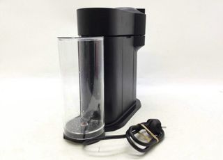 Cafetera Nespresso Vertuo Next con 30 cápsulas