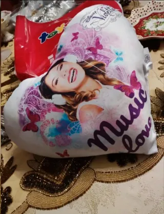 Cuscino Disney Violetta a forma di cuore