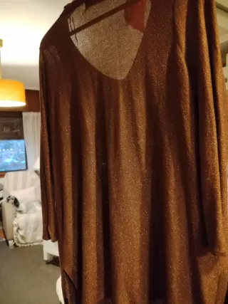 Conjunto chaqueta y camiseta marrón