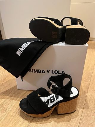 Sandalias Bimba y Lola Negras Talla 36.
