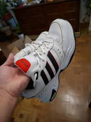 Zapatillas Adidas Blancas y Rojas