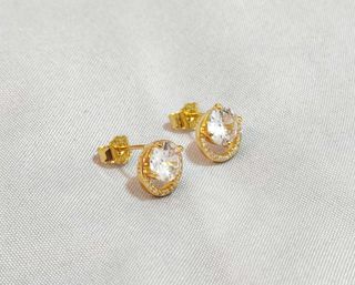 Conjunto Piedra y Círculo Brillante dorado