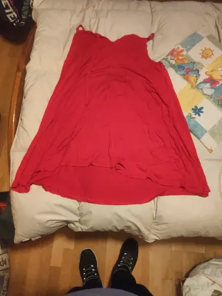 Camiseta tirantes roja con estampado