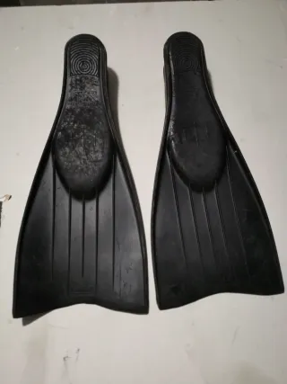Aletas de buceo negras