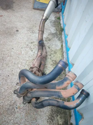 Escape Honda CBR 954