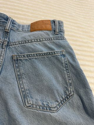 Calças Bershka Tam.32 Rasgadas