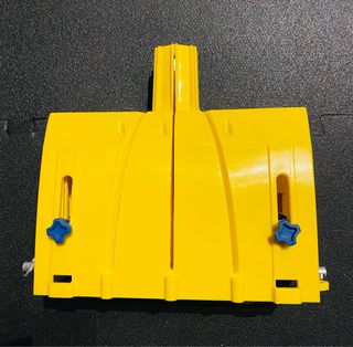 Herramienta para cortes de rodapié