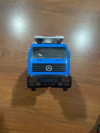 Camión Mercedes Benz 1835 Transportador Newray