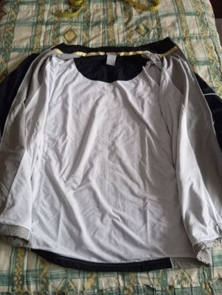 Chaqueta Cortavientos Nike Vintage Negra y Gris