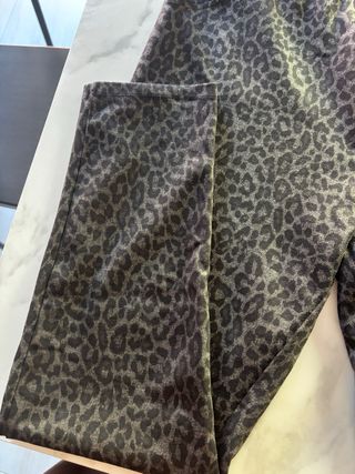 Pantalones con estampado de leopardo