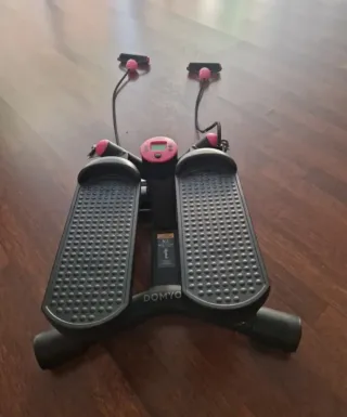 Stepper DOMYOS con bandas elásticas