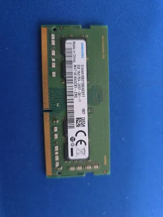 Memoria RAM Samsung 8GB DDR4 en perfecto estado.