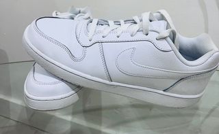 Zapatillas Nike Blancas, originales y nuevas. 1uso