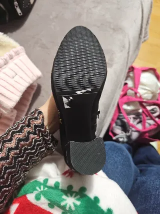 Botines negros bordados multicolor