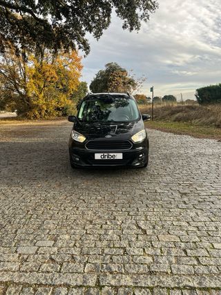 Ford Tourneo Courier - 1 año de garantía