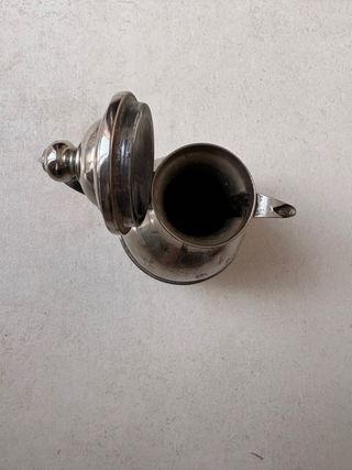 Caraffa piccola in metallo