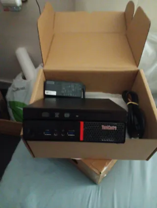 Mini PC Lenovo ThinkCentre M700 Tiny + DVD