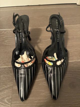 Tacones Rebeca Sanver slingback negros rayados T39