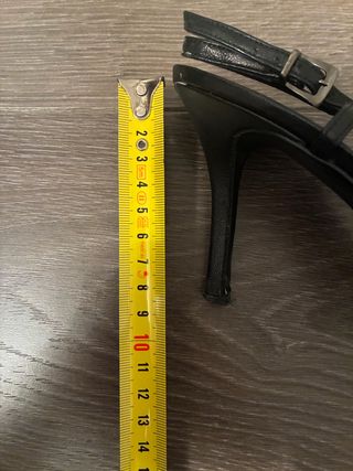 Tacones Rebeca Sanver slingback negros rayados T39