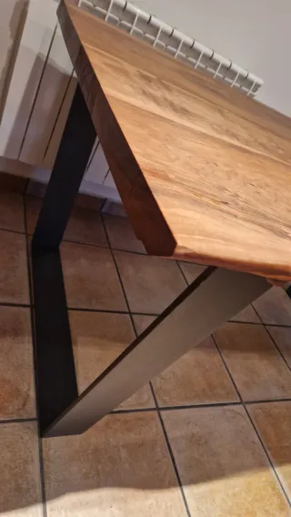 Mesa comedor roble macizo.