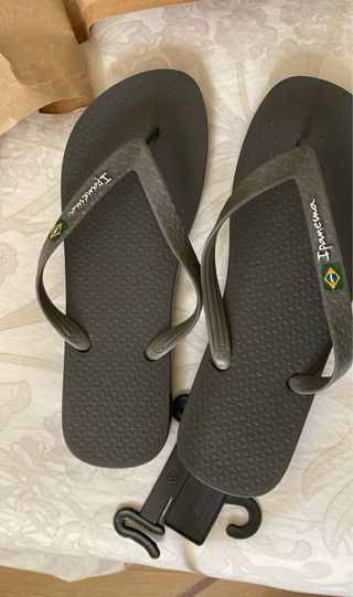 Talla 41-42. SIN ESTRENAR.