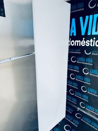 27. Frigorífico Whirpool Ancho Especial 1,80x70