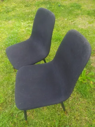 Juego de 2 sillas negras JYSK