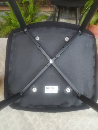 Juego de 2 sillas negras JYSK