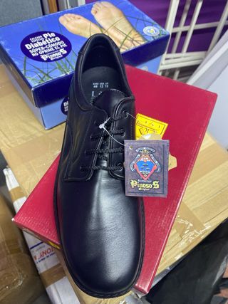 Zapatos negros talla 46