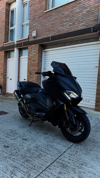 Yamaha T-Max 530 SX Negra Mate