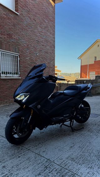 Yamaha T-Max 530 SX Negra Mate