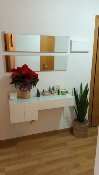 Mueble recibidor blanco