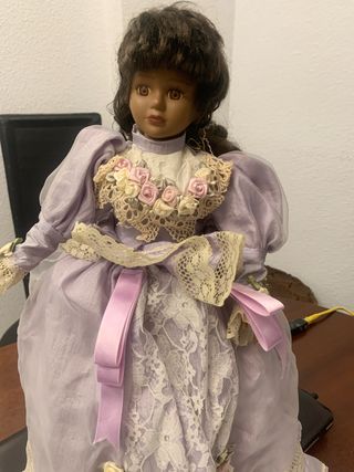 Muñeca de porcelana antigua