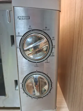 Microondas Orbegozo acero inoxidable.